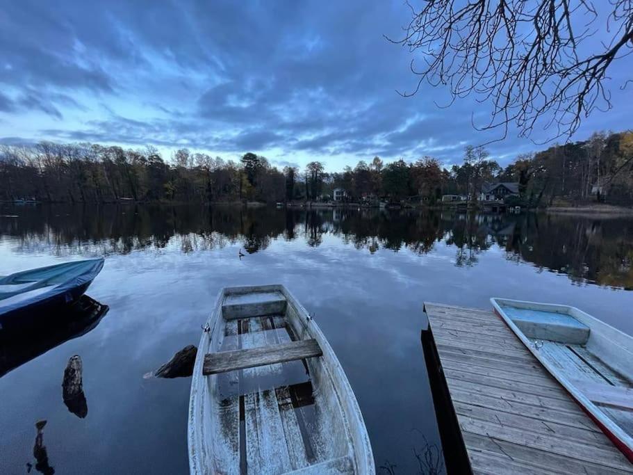 Modernes Ferienhaus Mit 3 Schlafzimmern In Der Naehe Vom Scharmuetzelsee เวนดิสช์รีทซ์ ภายนอก รูปภาพ